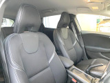 VOLVOのシートは人間工学に基づいた設計となっており、長時間の運転でも疲れにくいと定評があります。当店ではモデルにより試乗可能なお車もご用意しておりますので、ぜひ座り心地をご体感ください。