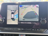 【アラウンドビューモニター】上空から見下ろしているかのような映像で駐車をサポート。安心です。