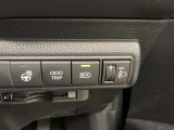 対向車がいないとき、見通しの悪い道路は暗くて怖いですよね。。。こちらのクルマはオートマチックハイビーム搭載です!対向車の有無で自動でハイ・ロウビームに切り替えます。