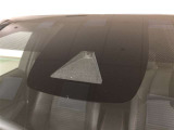 《Toyota Safety Sense》ミリ波レーダーと単眼カメラを併用した「2種類の目」でクルマや歩行者などを認識。個々の安全技術やシステムを連携させ、様々なシーンでドライバーをサポートします!