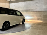 LEDヘッドランプです。十分な明るさを保ちつつも消費電力が少なく、バルブ寿命も長いのが特徴です。瞬時にMAXの光量を発揮するのもLEDならではです。