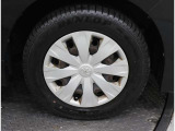 トヨタ純正ホイールキャップ装着車です♪シンプルで飽きのこないデザインが車全体の印象によく似合っていますね(^^)/
