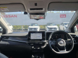 視界広々で運転しやすいインパネ