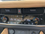 オートエアコンで温度を設定するだけで快適な車内環境を維持することができます!