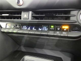 運転席・助手席は、ヒーター&ベンチレーション付シートです。暑い時期も寒い冬も快適に過ごせるうれしい装備です。