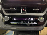 オートエアコン♪お好みの温度に設定するだけで車内を快適空間にしてくれますよ♪