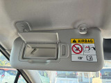 急いで外出!!そんな時でも降車前にササっと身だしなみをチェック!あると便利な装備品です。