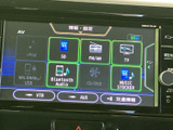 ラジオやSD、Bluetooth Audioなど複数の音源がメニューに表示され、利用したい項目を選びやすい画面です。普段お使いの音楽ソースに合わせて使い分けられます。