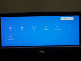 オーディオソース選択画面です。フルセグテレビやBluetooth機能も搭載されています。
