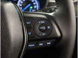 ステアリングスイッチではオーディオ操作が可能です。運転中のご利用は十分にご注意ください。