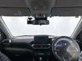 落ち着いたカラーの内装で、ゆったりと運転したい方に。