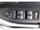 運転席はオート機能付のパワーウィンドウです!