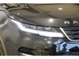 LEDライトは長寿命でエネルギー効率に優れるとともに、自然光に近い光を再現して夜間運転の疲労を低減します!