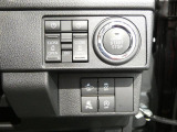 【便利なスイッチ類】両側電動ドアの開閉や安全機能のオンオフなどを運転席から簡単に操作できます。自然な手の動きで届く位置にあり安心です。
