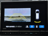 カラービジョンとガイドラインで見やすいバックモニターと障害物センサーで車庫入れも楽ちんです♪