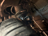 お車を安心してお乗りいただく為には、足回りの定期点検が欠かせません。サービスサポート(有償保証)では無料点検もご提供しており、安心のカーライフをお過ごしいただけるサポート体制が整っています。