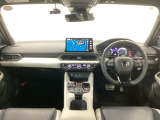 【前方視界】開放的な前方視界!運転がしやすく疲れにくいです♪窓が大きく、見通しがとっても良いおクルマですよ♪