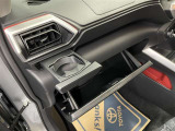 ダッシュボード周辺画像です。小物を置くのに便利な収納スペースです(^^♪