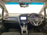 【前方視界】開放的な前方視界!運転がしやすく疲れにくいです♪窓が大きく、見通しがとっても良いおクルマですよ♪