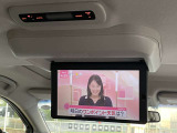 後席モニター付きで後席の方にも映像をゆっくりご覧いただけます☆