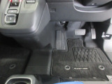 車内もクリーニング済みです。