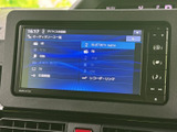 オーディオソースの一覧が表示され、利用したい音源を選ぶ際に内容を確認しやすい画面です。日々の移動に合わせて、音楽などを楽しむ場面で活躍します。
