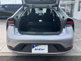 【荷室】リヤシートを倒せばさらに広くご使用することが出来ます。