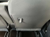 運転席後部にはインストフックがあります。お買い物バッグを吊り下げます。