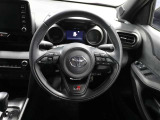 各操作スイッチなどもハンドルから手を放すことなく操作可能で安全運転に支援いたします!