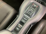 ワンアクションでスムーズな運転を支援する、エレクトリックギアセレクターに、パーキングブレーキは、電子制御パーキングブレーキです。