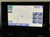 運転席周りのレイアウトをご覧ください。ナビゲーションが綺麗に装着されすっきり収まってますね!