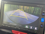 【バックカメラ】駐車時に後方がリアルタイム映像で確認できます。大型商業施設や立体駐車場での駐車時や、夜間のバック時に大活躍!運転スキルに関わらず、今や必須となった装備のひとつです!