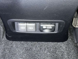 12V/120Wの電源部とメディアプレイヤー接続部です。