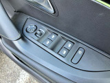 パワーウィンドウはもちろん全窓AUTO開閉機能つきなので便利です