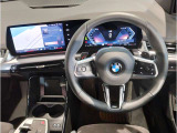 【エアバック】BMWのエアバックやその他の安全装備は、互いに補完しあう事で徹底した安全性を貫きます。万一の事故の際にそれぞれ最適な保護を提供してくれます!