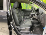 運転席シート廻りは使用感も少なく、良好な状態となっています。丁寧に使われていたことがよくわかりますね。