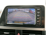 バックモニター付きですので、日常の駐車はもちろん、人や障害物などを映像で確認できるので安心です!(補助装置になりますので、目視でもご確認ください)