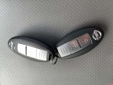 インテリジェントキーは、カギを取り出さずに、開施錠・エンジン始動が可能です。