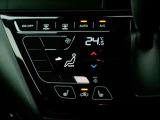 快適オートエアコン付♪設定温度をキープし車内を快適な温度に保ちます♪
