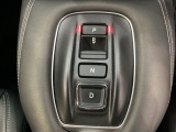 「e:HEV」は、モーター走行を中心にしながら電気エネルギーやエンジン動力を効率よく使い分けることができる賢いハイブリッドシステムです。シフトはエレクトリックギアセレクターになっています。