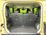 普段のお買い物や通勤、送迎等に十分な荷室スペースを確保しております。セカンドシートを倒すと、大きな荷物の積載も可能です♪