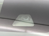 【スマートアシスト】走行中に前方の車両等を認識し、衝突しそうな時は警報とブレーキで衝突回避と被害軽減をアシスト。より安全にドライブをお楽しみいただけます。