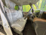運転席シート廻りは使用感も少なく、良好な状態となっています。丁寧に使われていたことがよくわかりますね。