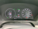 視認性の高いメーターが、運転に必要な情報を的確に伝えます。運転に集中できる、シンプルで分かりやすいデザインです。