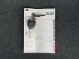 キーを取り出さずにドアを施錠&解錠。クルマの始動も可能です。  車両取扱説明書。