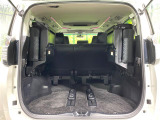普段のお買い物や通勤、送迎等に十分な荷室スペースを確保しております。セカンドシートを倒すと、大きな荷物の積載も可能です♪