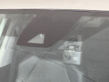 【トヨタセーフティセンス】走行中に前方の車両等を認識し、衝突しそうな時は警報とブレーキで衝突回避と被害軽減をアシスト。より安全にドライブをお楽しみいただけます。