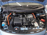 ◆エンジンルーム◆車の心臓部分のエンジンルームが汚いとトラブルの基になります。当店は専用の液剤を使って徹底的に綺麗にします。