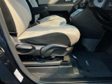 シートリフターもついているので運転席の高さも変えられます