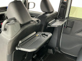しっかりと汚れ、砂ぼこりを落とし足元まで清潔な車内空間を作り上げております♪